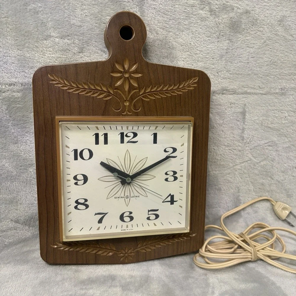 General Electric GE Vintage Kitchen Wall Clock Model 2146 Cutting Board‎ MCM USA